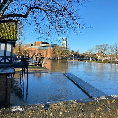 Stratford Upon Avon: 2 Bed Town Centre Apartment, Parking For One Car Dış mekan fotoğraf