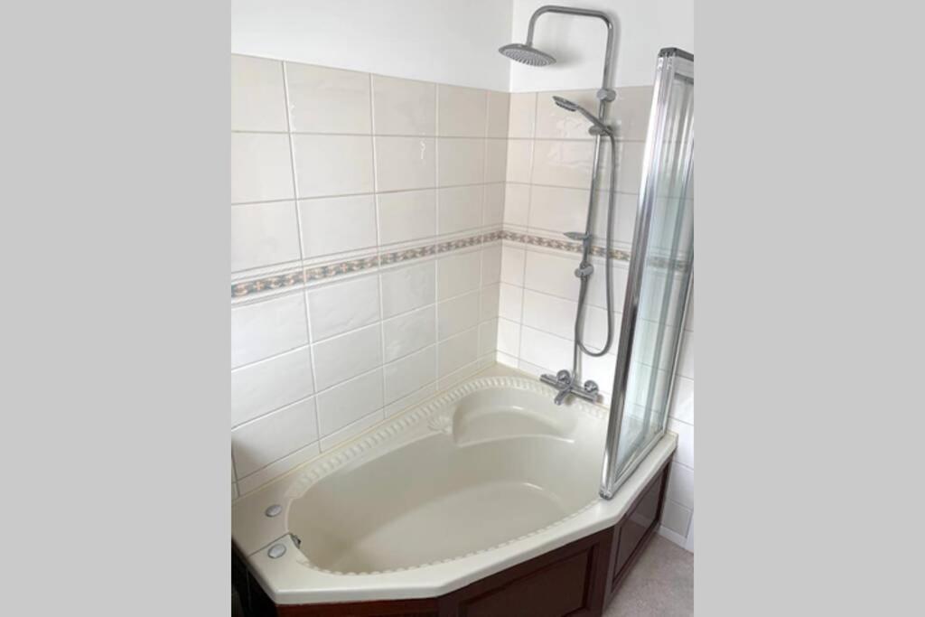Stratford Upon Avon: 2 Bed Town Centre Apartment, Parking For One Car Dış mekan fotoğraf