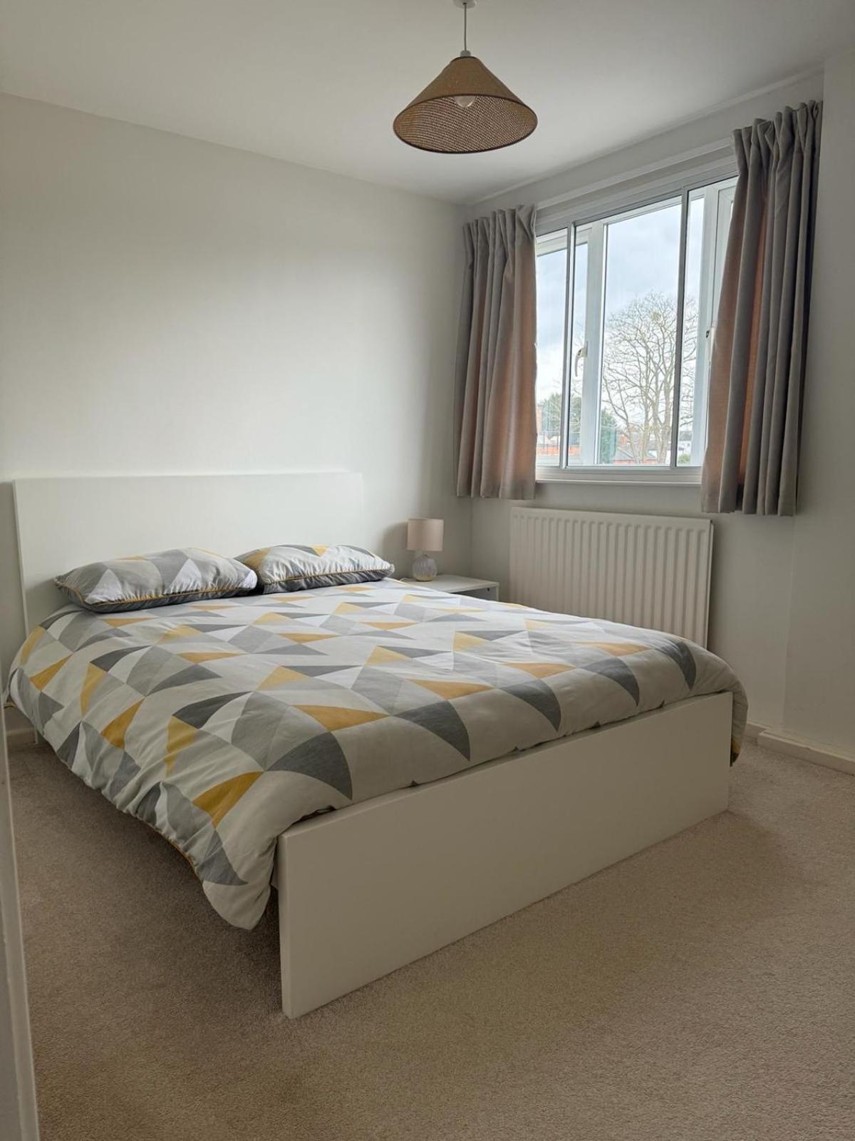 Stratford Upon Avon: 2 Bed Town Centre Apartment, Parking For One Car Dış mekan fotoğraf